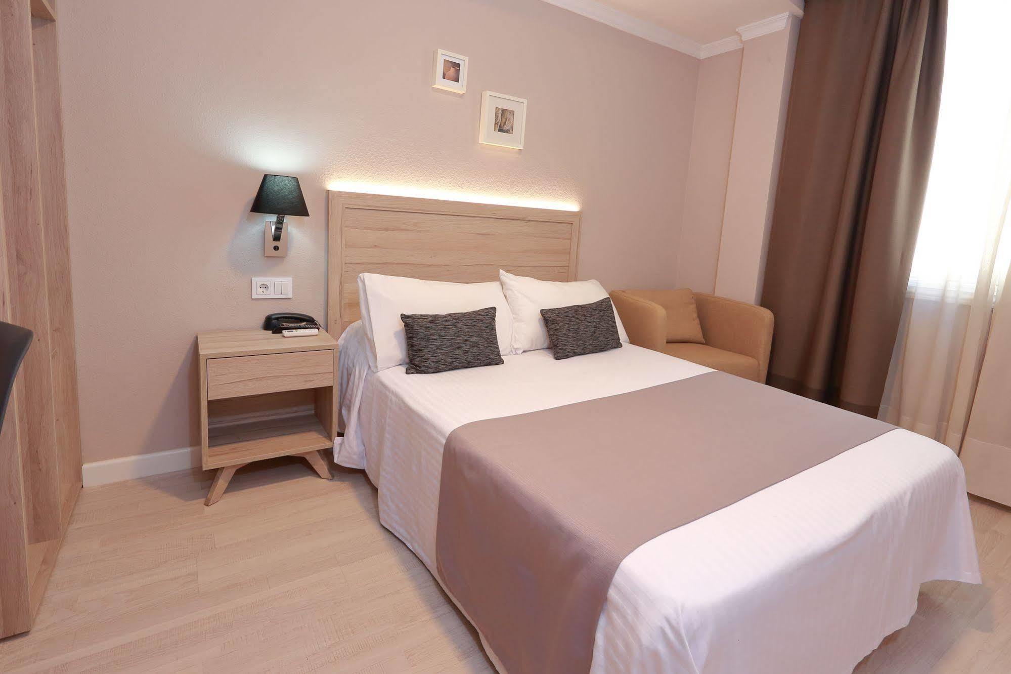 Hotel Villa De Verín Buitenkant foto