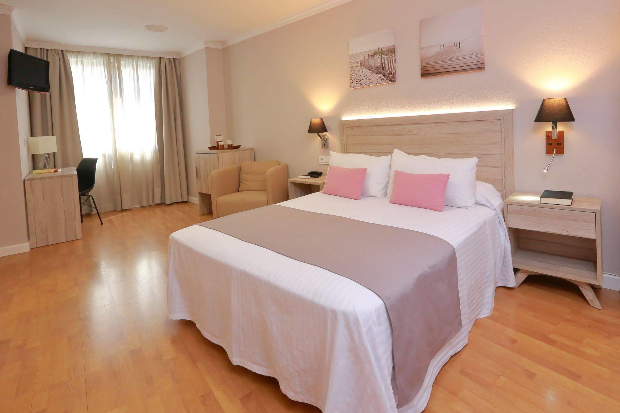 Hotel Villa De Verín Buitenkant foto
