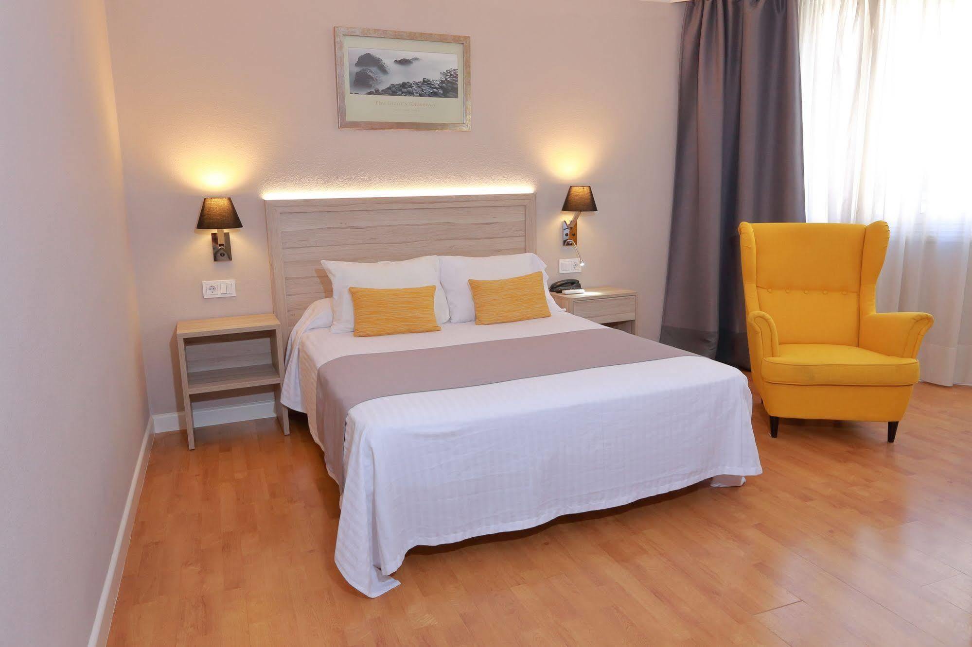 Hotel Villa De Verín Buitenkant foto