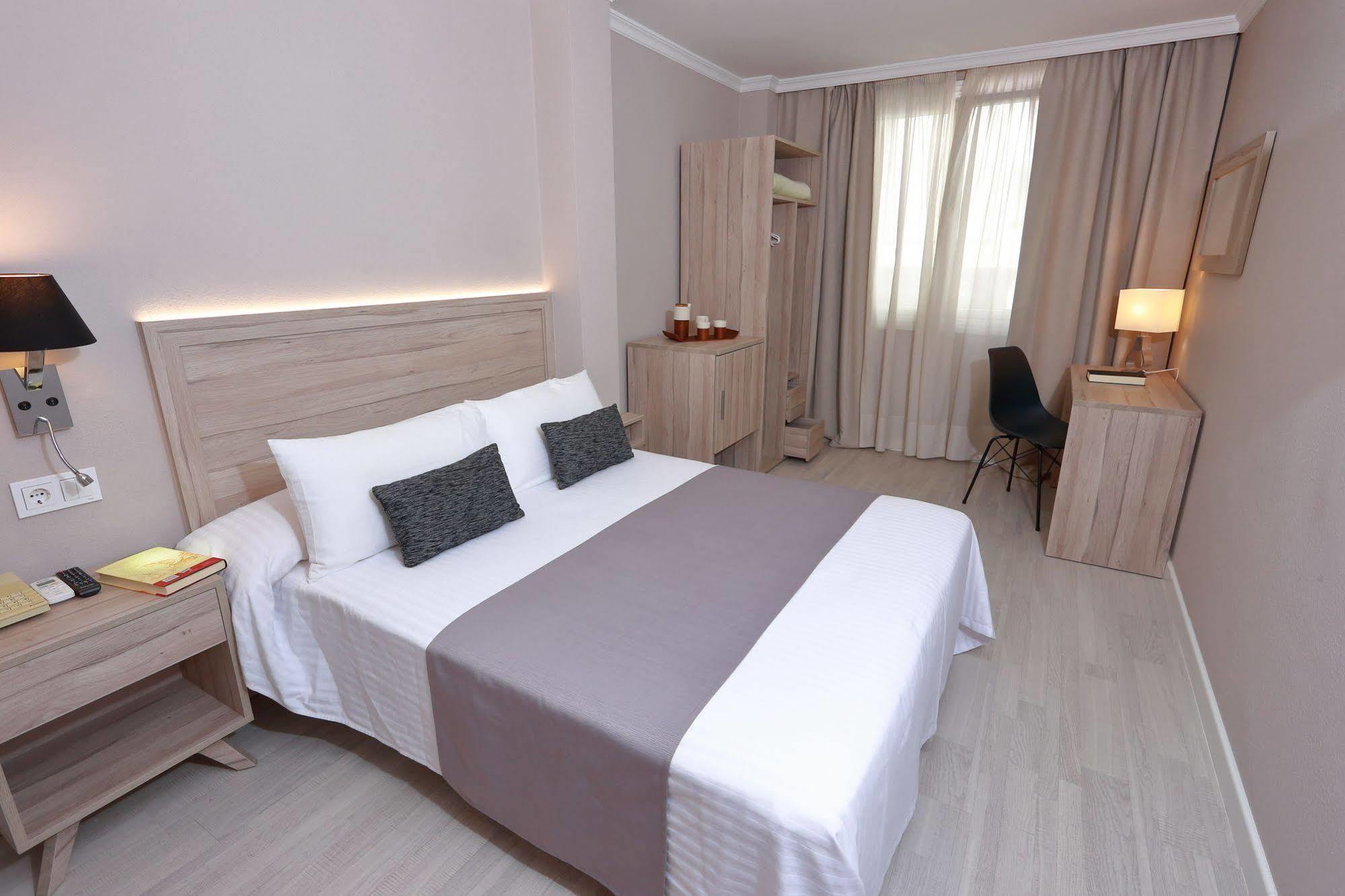 Hotel Villa De Verín Buitenkant foto
